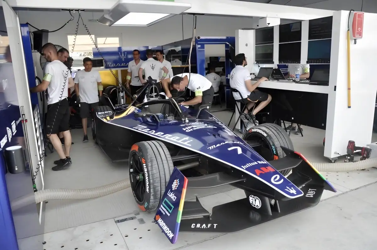 Eksklusif Melihat Dibalik Layar Paddock Tim Formula E Jakarta 2023