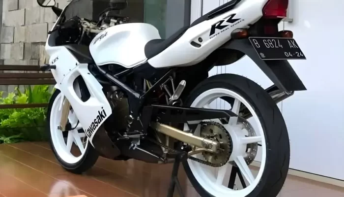 Dalam Perburuan Harga Kawasaki Ninja RR Bekas: Ternyata Lebih Mahal Daripada Harga Baru! 2 Harga Kawasaki Ninja RR Bekas Semakin Terjangkau, Solusi Budget-Friendly untuk Penggemar Motor Sport!
