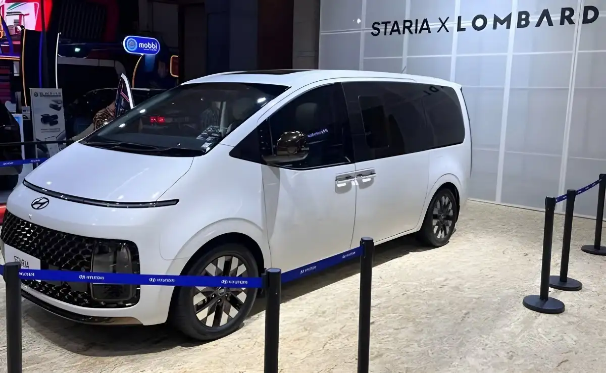 Inovasi Terbaru! Hyundai Staria Mengalami Transformasi Interior yang Mewah, Berapa Harganya