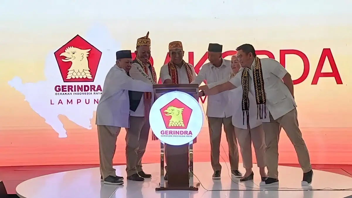 Instruksi Ketua Gerindra Lampung, Mirza Djausal Bersama Rakyat, Bacaleg Aktif Berjuang Sambil Bagi Sembako