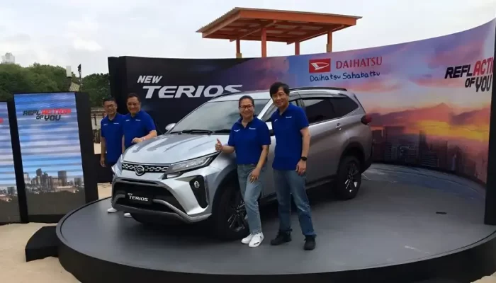 Terios Facelift Menginspirasi Toyota untuk Berbicara tentang Rush di Era Baru 2 Kehadiran Terios Facelift Memicu Pertanyaan tentang Masa Depan Toyota Rush