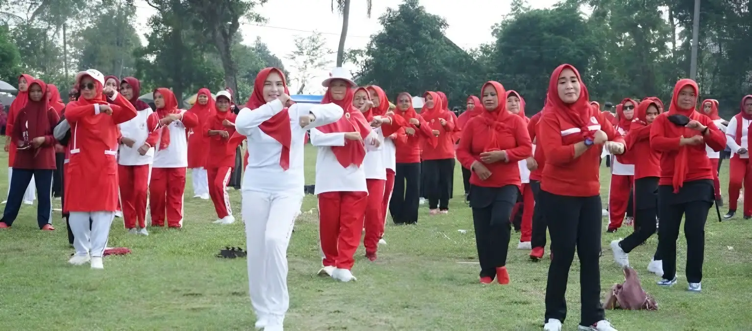 Ketua YJI Lampung Selatan Memimpin Aksi Senam Jantung Bersama Masyarakat Merbau Mataram