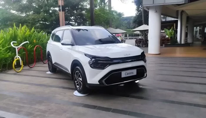 Mengingat Kembali: Deretan Mobil Terbaru yang Meluncur Selama Bulan Mei 2023 8 Kia Carens 1.5L 6 Seater