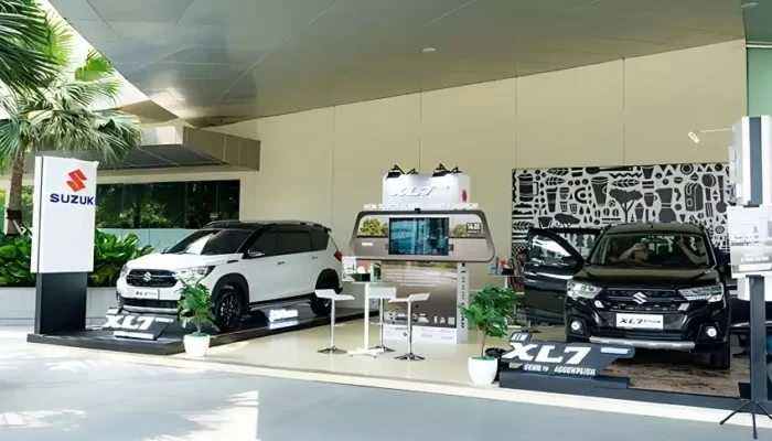 XL7 Hybrid Meluncur di Depok dengan Atraksi Ice Skating Gratis! 2 New XL7 Hybrid Sapa Warga Depok Sambil Bagi-Bagi Tiket Ice Skating