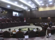 Pemilu 2024: Resmi Proporsional Terbuka, MK Menyebut Demokratisasi yang Lebih Luas, Namun Meningkatkan Ancaman Politik Uang