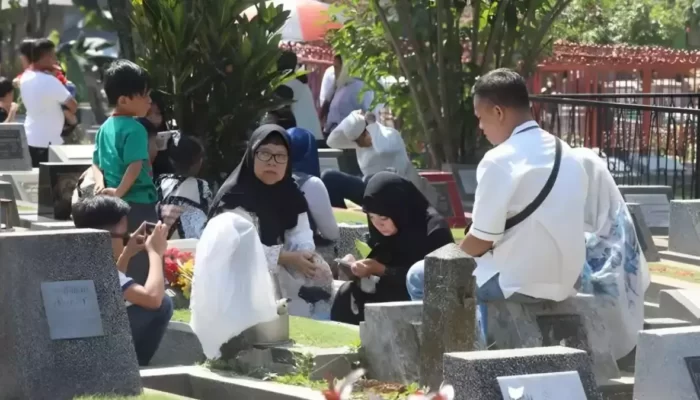 Perspektif Agama: Duduk di Atas Kubur dalam Hukum Islam