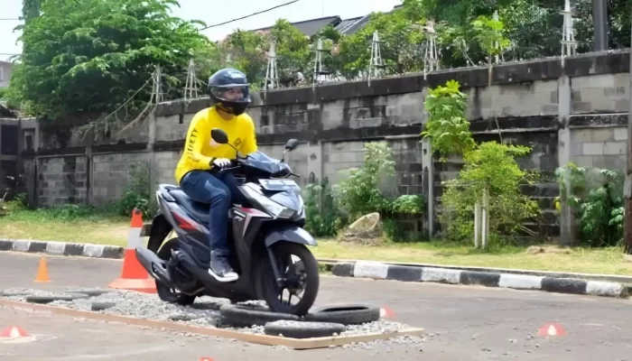 Rahasia Sukses Belajar Naik Motor dengan Cepat: Tips dan Trik Terbaik!