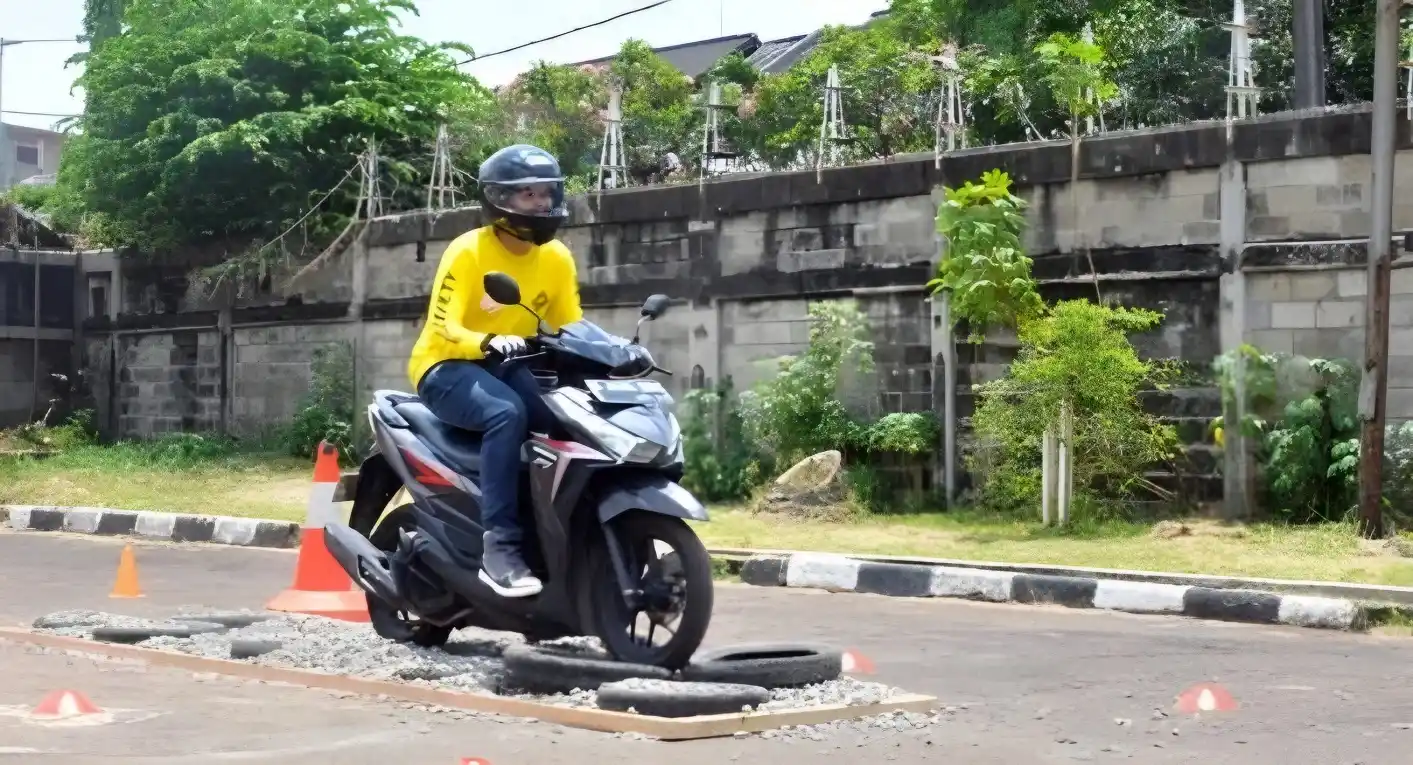 Rahasia Sukses Belajar Naik Motor dengan Cepat Tips dan Trik Terbaik!