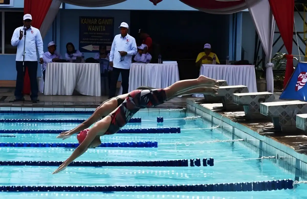 Ratusan Pelajar Sumatera Bersaing Memperebutkan Piala Bergilir Wali Kota dalam Kejuaraan Renang di Bandar Lampung