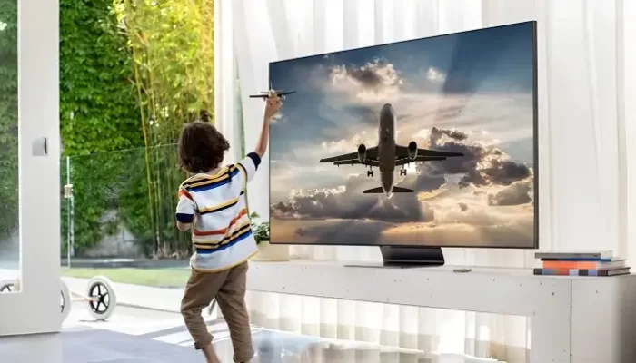 Inovasi Terbaru dari Samsung: QLED 4K Layar Super Lebar dengan Fitur AI Canggih! 2 Samsung perkenalkan QLED 4K dengan ukuran layar super lebar