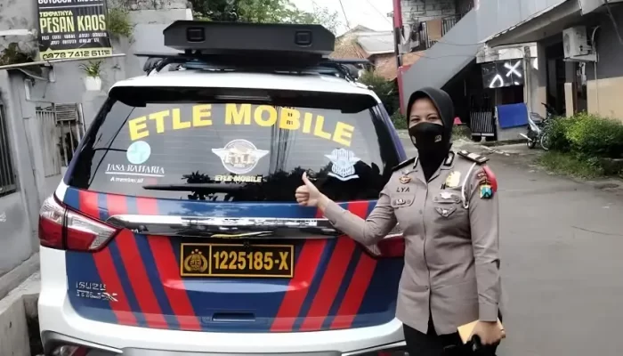 Polda Metro Jaya Meluncurkan ETLE Mobile untuk Penegakan Hukum Lalu Lintas yang Lebih Efektif 2 Turut Meluncurkan Aplikasi Info Laka dan Polantas Smart