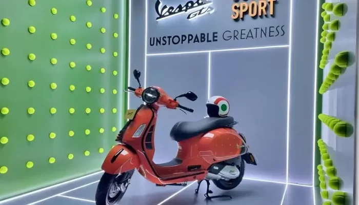 Vespa GTS 2023: Keyless Technology Menambah Keunggulan, Harga Rp160 Jutaan! 2 Vespa GTS 2023