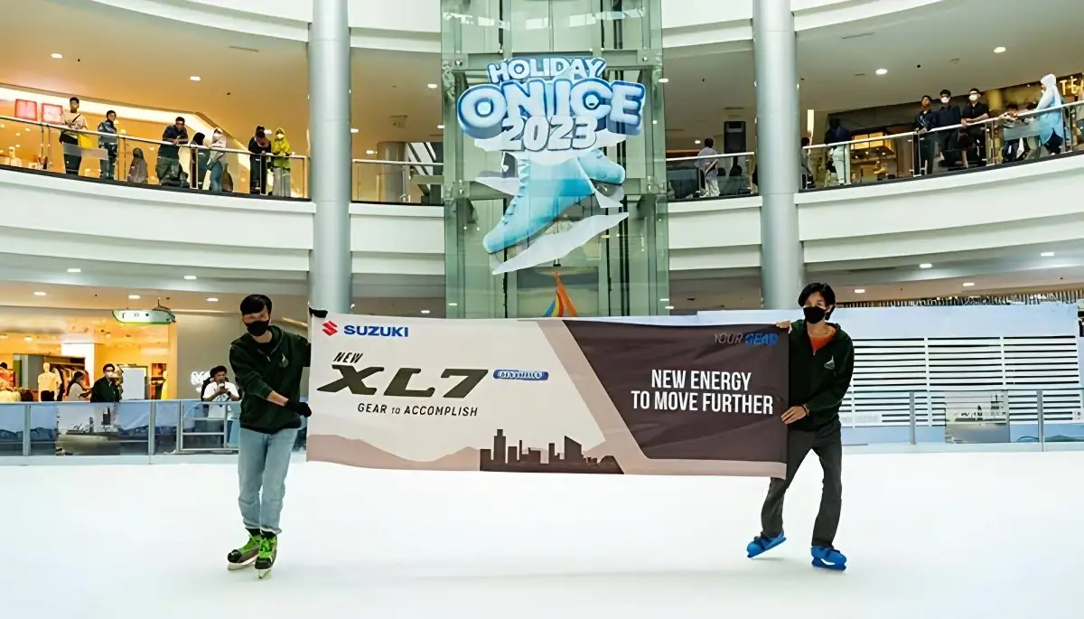 XL7 Hybrid Meluncur di Depok dengan Atraksi Ice Skating Gratis!