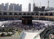 Ini Alasan Mengapa Jemaah Haji Dilarang Membawa Air Zamzam