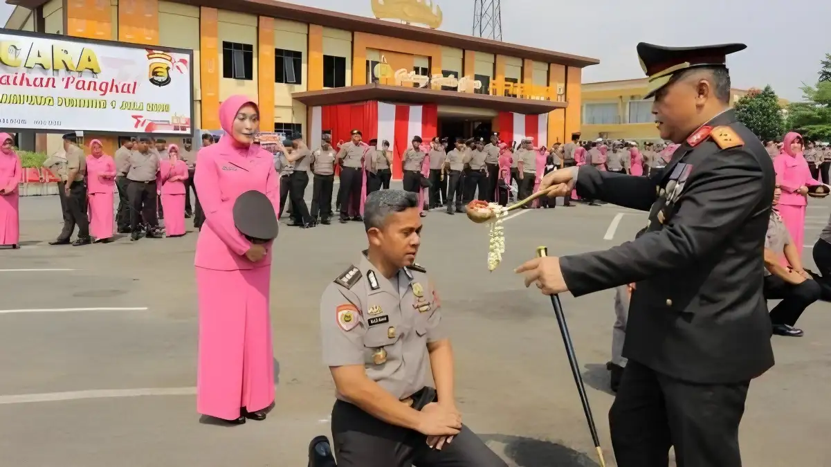 Ini Dia Kabar Terbaru! 555 Personel Polda Lampung Naik Pangkat, Momentum Hari ke-77 Bhayangkara Menggelegar! Ada 48 Perwira dan 507 Bintara Ikut Menaikkan Derajat!
