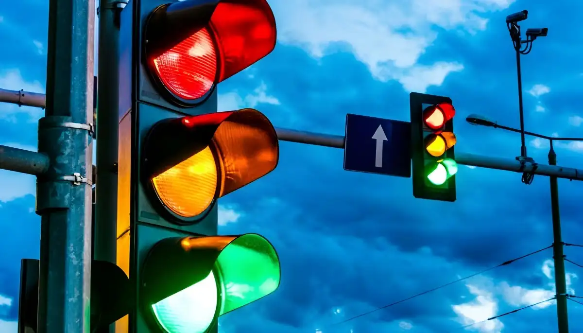 Inovasi AI Lampu Merah Jakarta Mampu Menganalisis Kepadatan Lalu Lintas Secara Otomatis