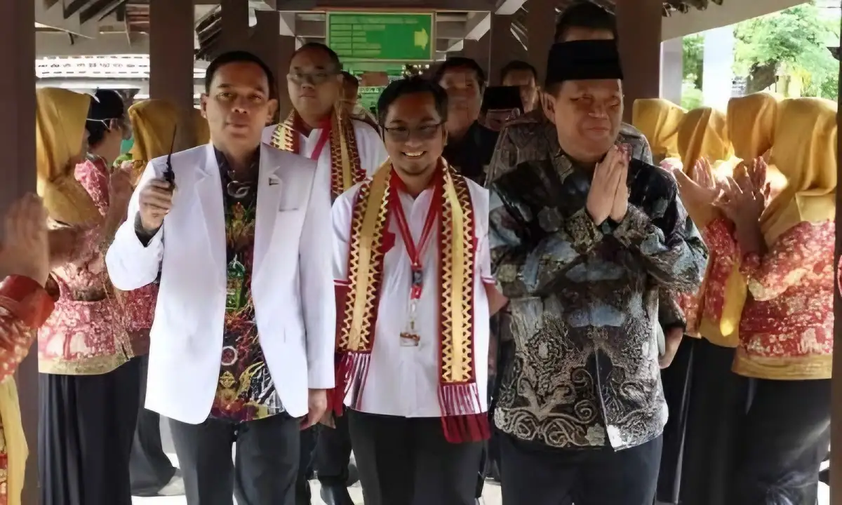 Keharmonisan Tetap Terjaga Meski Beda Waktu Lebaran, Ungkap Bupati Lampung Utara