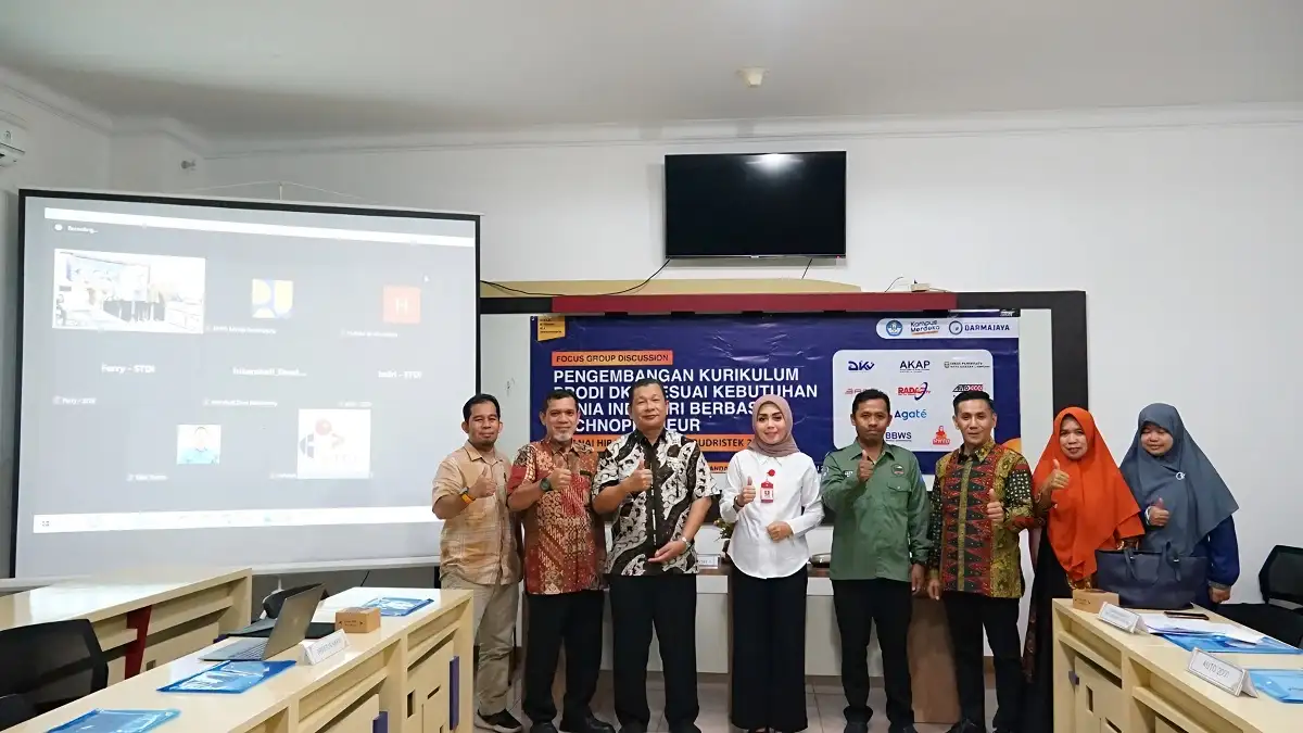 Kolaborasi Menuju Inovasi FGD Pengembangan Kurikulum Bersama Stakeholder Prodi DKV IIB Darmajaya