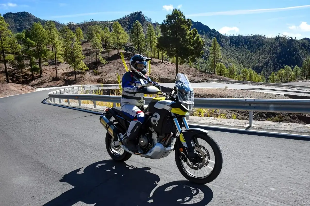 Melibas Segala Medan Review Aprilia Tuareg 660 yang Mengagumkan!