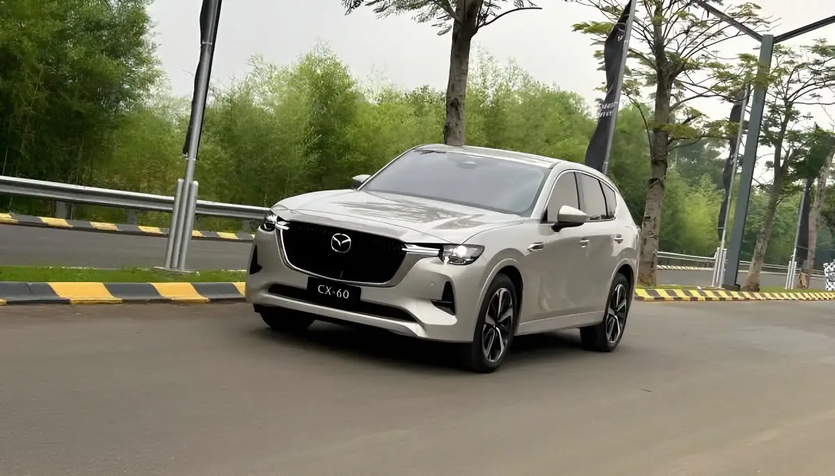 Membandingkan All New Mazda CX-60 Elite dan Kuro Mengungkap Perbedaan Menarik dengan Harga yang Sama
