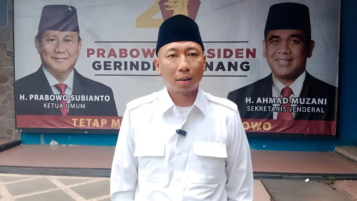 Menyoroti Sorotan Sampah di Pantai Sukaraja Anggota DPRD Lampung, Mirza, Menekankan Tanggung Jawab Bersama