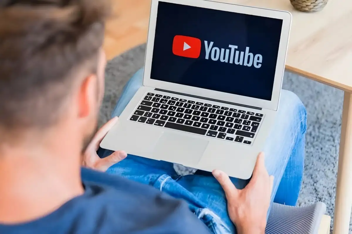 Peringatan Penggunaan Aplikasi Pemblokir Iklan di YouTube Dapat Mengakibatkan Pemblokiran Akunmu