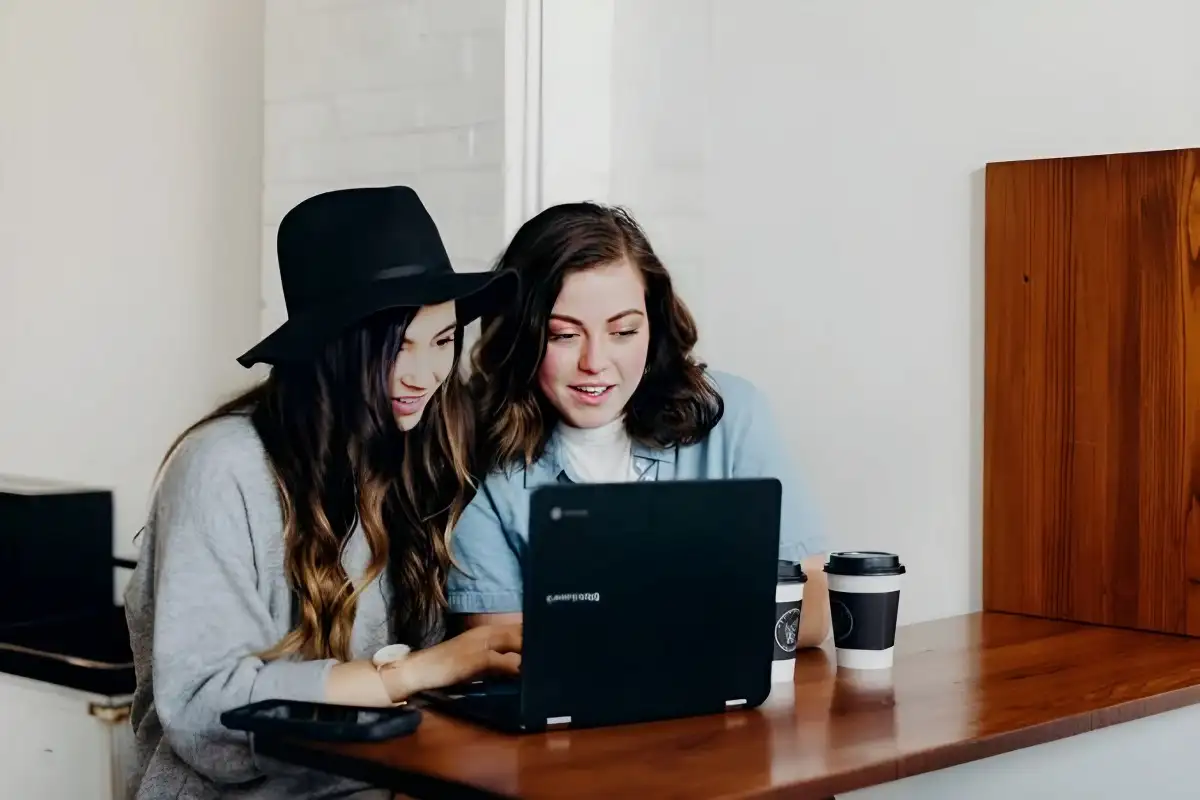 Tips Aman Berbagi Laptop di Windows 11 dengan Temanmu