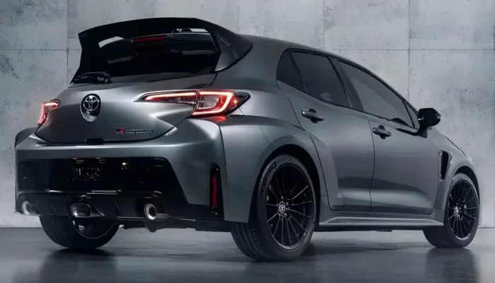 Menyambut GIIAS 2023, Toyota GR Corolla Meluncur: Keunikan yang Mengesankan! 2 Toyota GR Corolla Hadir Di GIIAS 2023, Apa Istimewanya