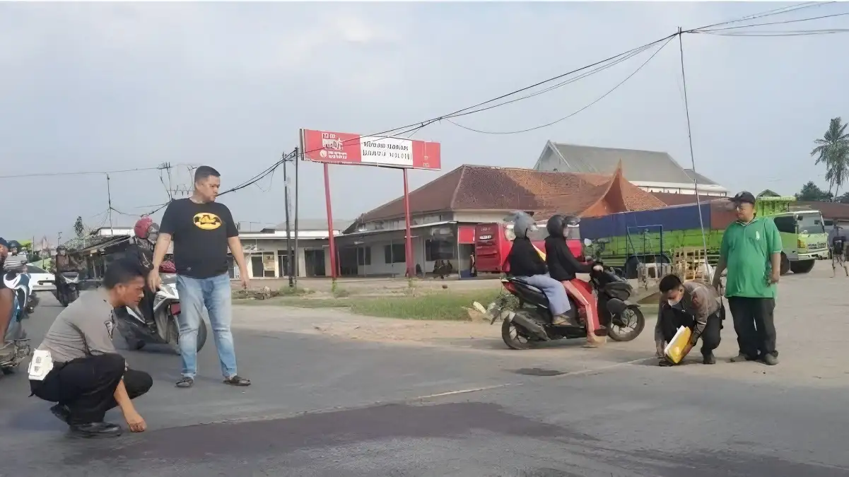Tragedi di Bypas Kedaton Bandar Lampung Pria Berusaha Membantu Menyeberangkan Truk, Nyawanya Melayang Terlindas Truk Hino