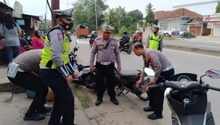 Tragedi di Bypass Rajabasa, Bandar Lampung: Ayah dan Anak Tewas Tertabrak Truk saat Menuju Sekolah