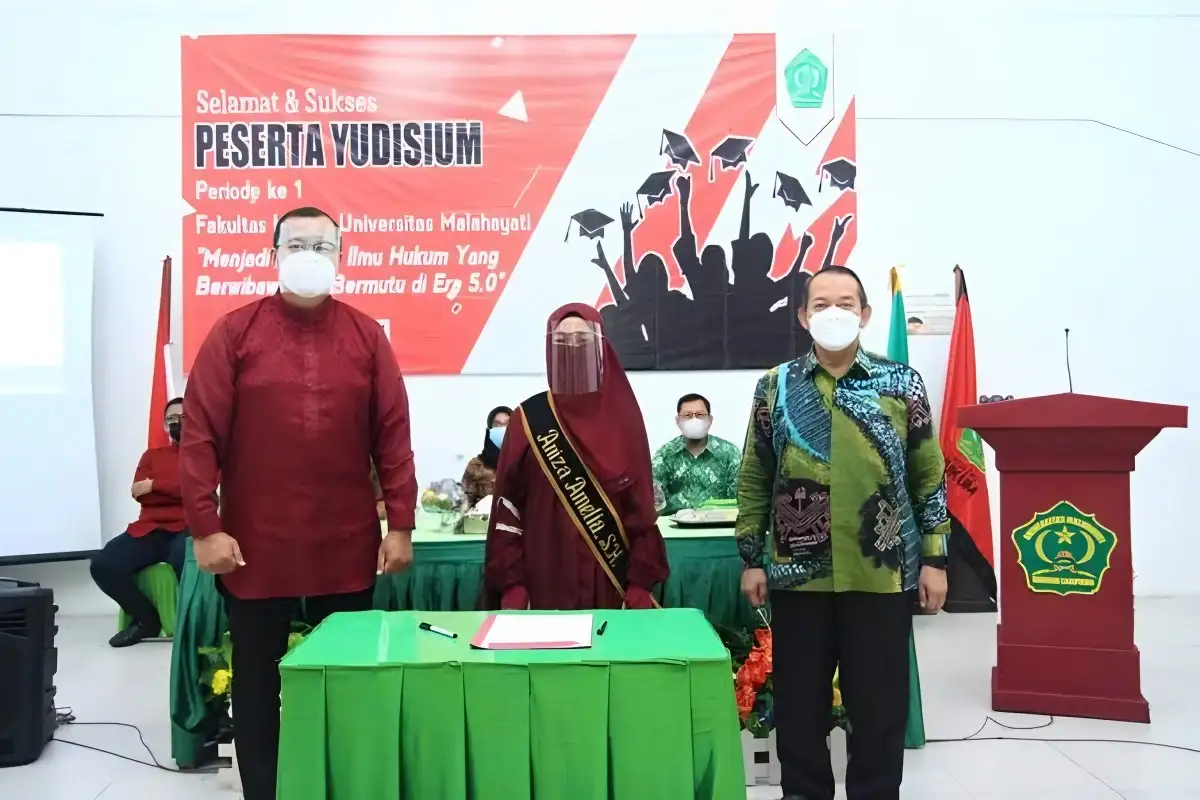 Upacara Yudisium Kelima Dekan Fakultas Hukum Universitas Malahayati Mengukuhkan Peserta Prodi Ilmu Hukum