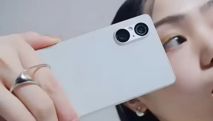 Sony Menggebrak dengan Xperia 5 V: Video Bocor dari Flagship Smartphone Ringkas Mereka! 2 Video Xperia 5 V bocor, Sony sedang menyiapkan smartphone flagship yang ringkas