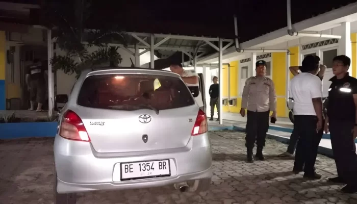 Razia di Kamar Kos Pringsewu: Belasan Pria dan Wanita Terjaring, Termasuk Tiga Waria dan Barang Terlarang Sabu