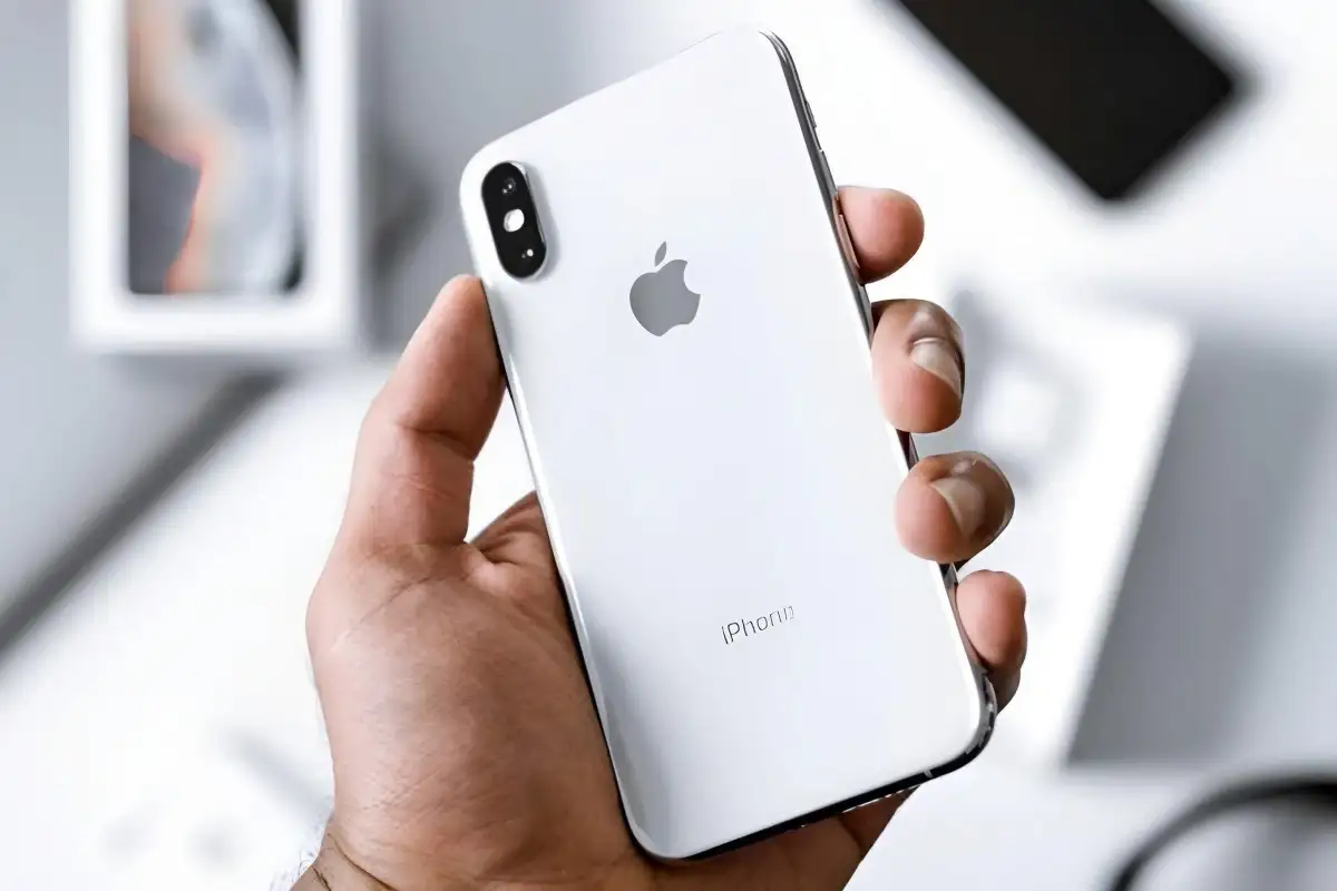 Cara memeriksa apakah iPhone kamu diperbarui alias rekondisi