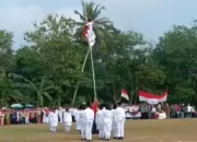 Insiden Momen Upacara HUT ke-78 RI: Usaha Perbaikan Tali Bendera Berakhir dengan Kecelakaan, Pelatih Paskibraka Terjatuh di Kertosari Lampung Selatan