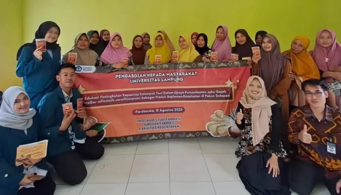 Kolaborasi Dosen dan Mahasiswa Unila: Membimbing Kelompok Tani di Pringsewu dalam Keterampilan Pembuatan Minuman Jahe Gajah