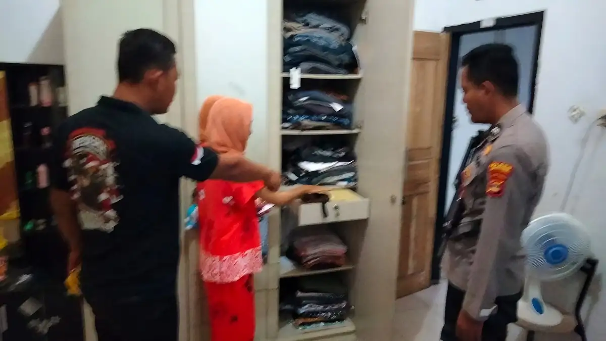 Dua Perampok Bercelurit Satroni Rumah Warga di Way Bungur Lampung Timur, Gasak Puluhan Gram Emas