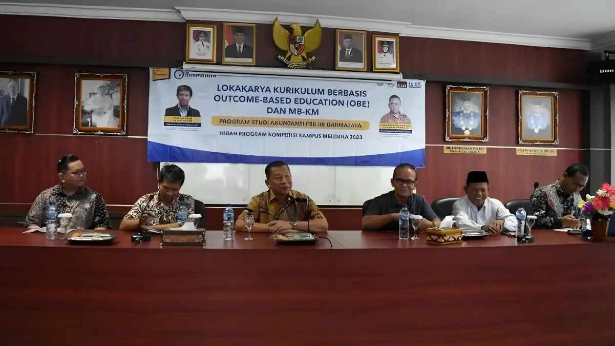 Hadirkan Dua Narasumber, Prodi Akuntansi IIB Darmajaya Gelar Lokakarya Kurikulum Berbasis OBE dan MBKM