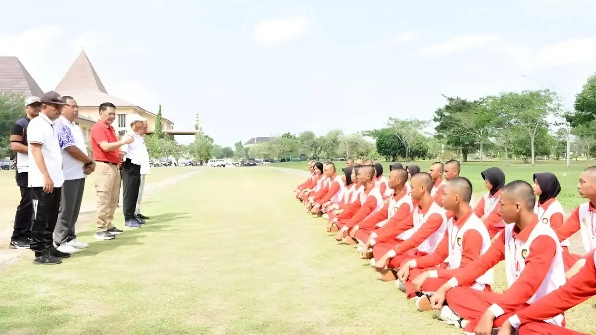 Jelang Upacara ke 78 HUT RI, Pj Bupati M. Firsada Semangati Para Paskibraka di Tulangbawang Barat