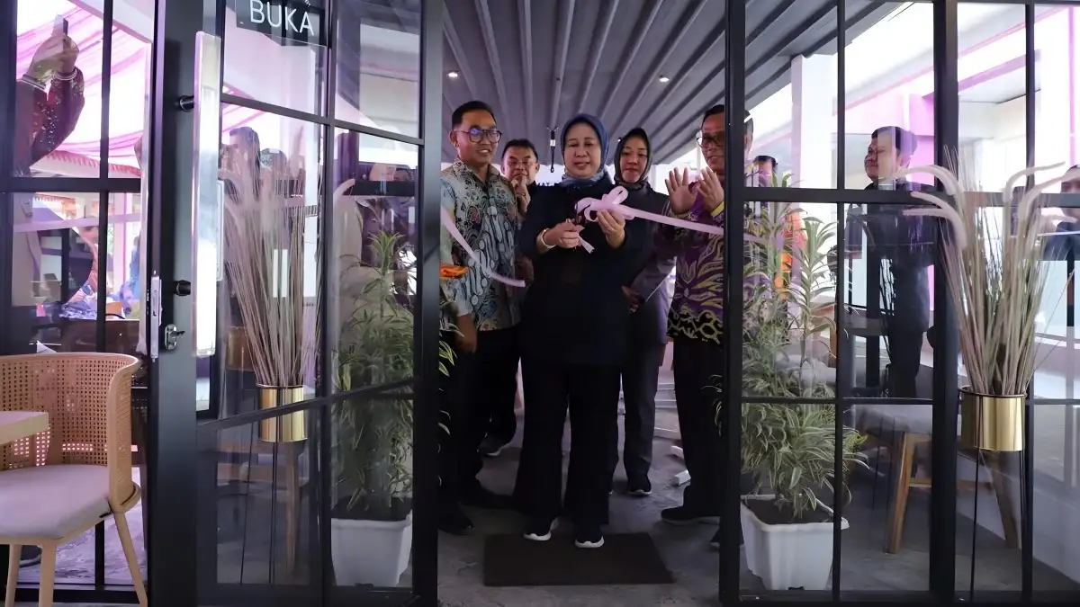 Kembangkan Wirausaha Mahasiswa dan Dosen, Rektor Unila Resmikan Kafe EduFun dan ULT FKIP