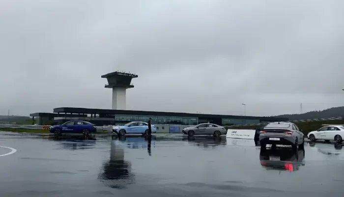 Menjelajahi HMG Driving Experience Center Taean: 8 Lintasan Balap Mengasyikkan Terungkap 2 Mengenal HMG Driving Experience Center Taean, Punya 8 Jenis Lintasan