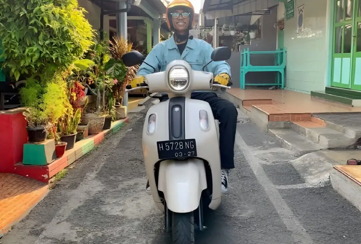 Menguasai Seni Berkendara di Jalan Sempit Tips Penting Berkendara Motor