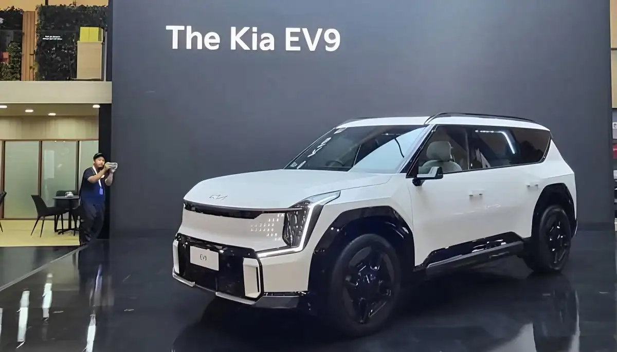 Menilik Ragam Fitur Mobil Listrik Kia EV9 GT-Line Dan EV6 GT