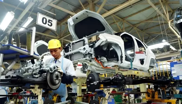 Dorong Ekspor Otomotif Nasional, Toyota Hadirkan Mobil Elektrifikasi Unggulan 2 Mobil Elektrifikasi Toyota Dorong Ekspor Otomotif Nasional
