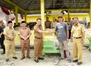 Upaya Pj Bupati untuk Meningkatkan Produktivitas Petani dan Peternak di Way Kenanga dan Gunung Agung dengan Bantuan Mesin Chopper