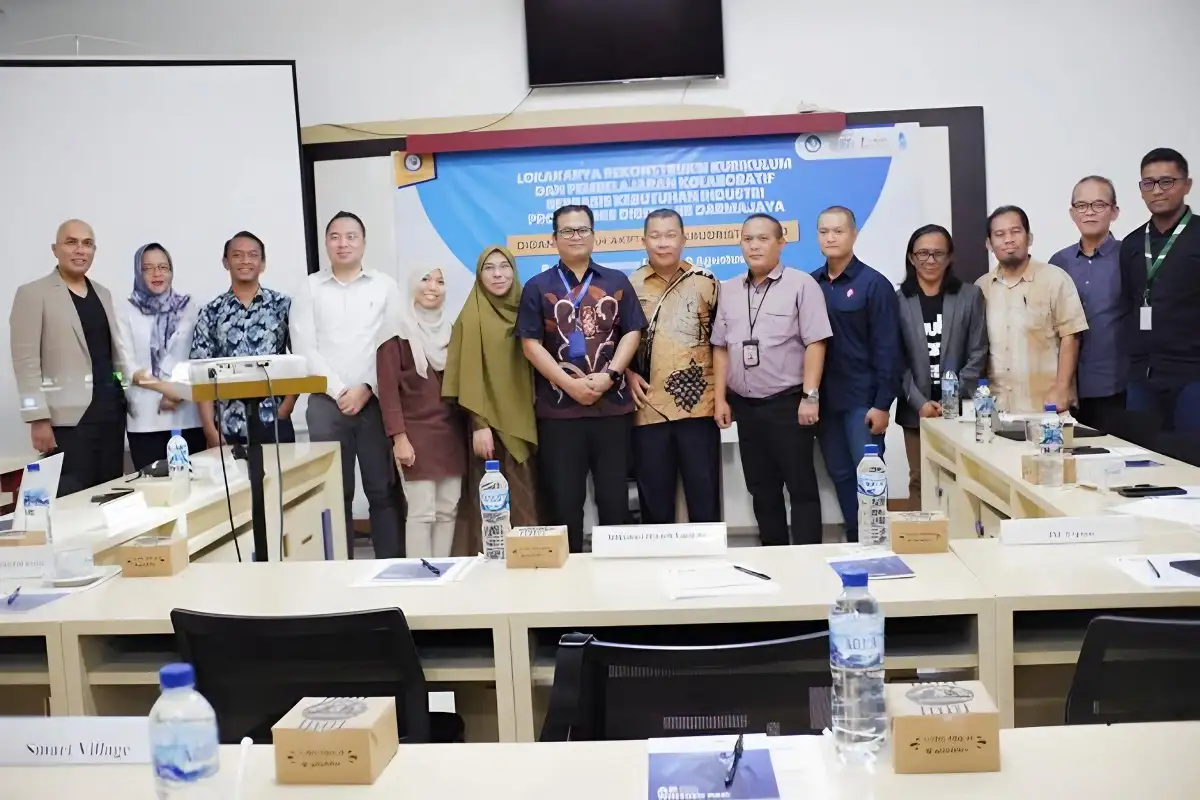 Prodi Bisnis Digital IIB Darmajaya Gelar Lokakarya Rekonstruksi Kurikulum dan Pembelajaran Kolaboratif Berbasis Industri