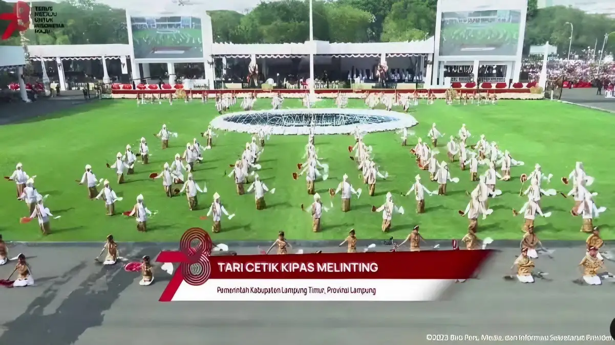 Tari Cetik Kipas Melinting dari Lampung Tampil Sebelum Upacara Peringatan Detik-detik Proklamasi di Istana Negara