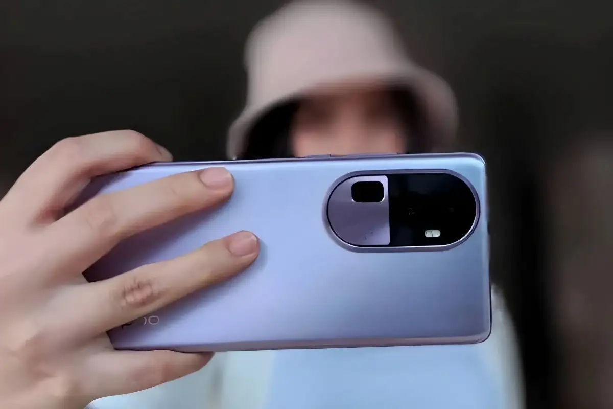 Teknologi Inovatif Oppo Sertakan Lensa Telefoto Independen di Reno10 Pro+ 5G