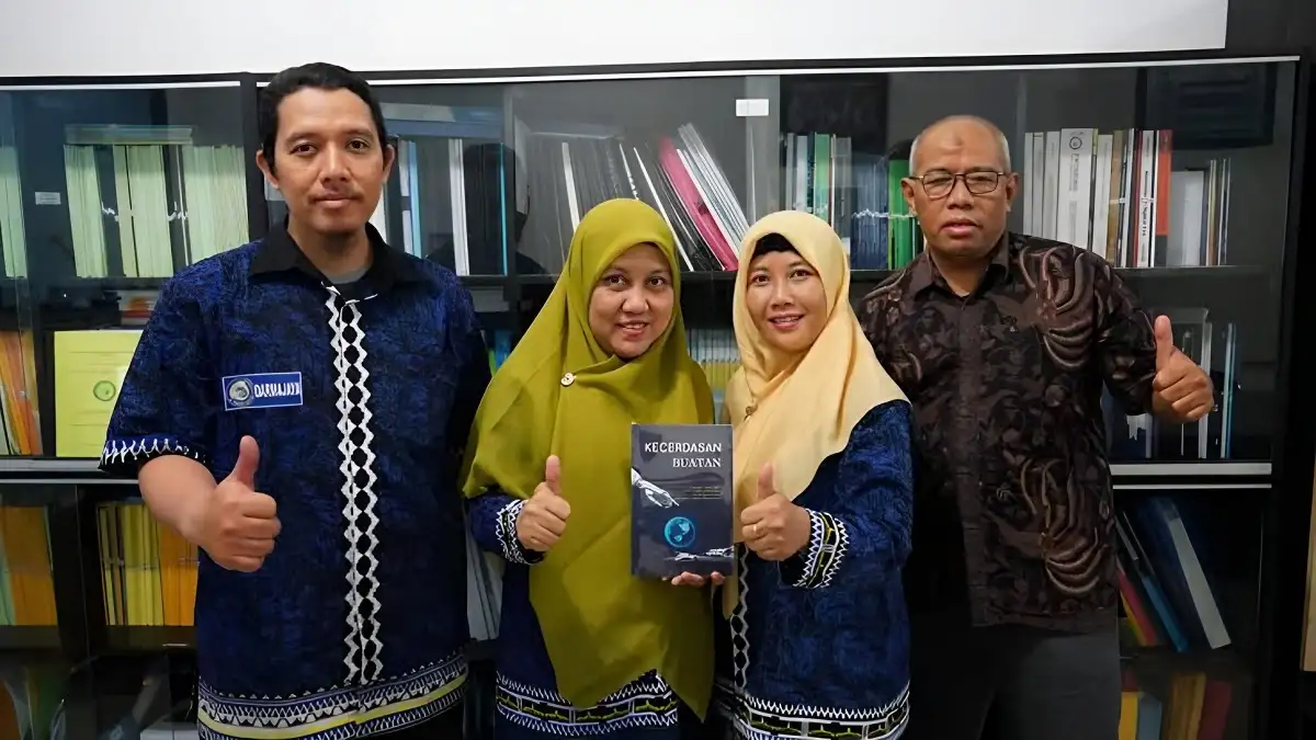 Terbitkan Buku Kecerdasan Buatan, Dosen IIB Darmajaya Sajikan Studi Kasus