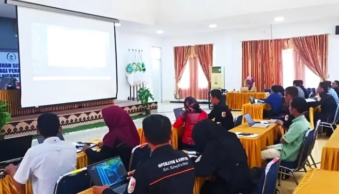 Optimalkan Pengelolaan Keuangan: Aparatur Kampung Bumi Dipasena Utama Giat Mengikuti Bimtek Siskeudes